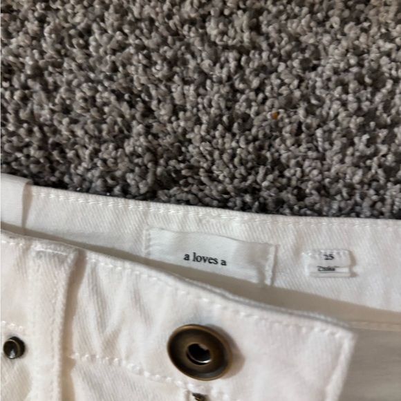 White Denim Shorts A Loves A Dillard’s Size 25 - Picture 3 of 5